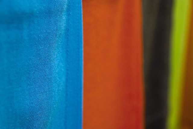 Barevné látky jsou pěkné.